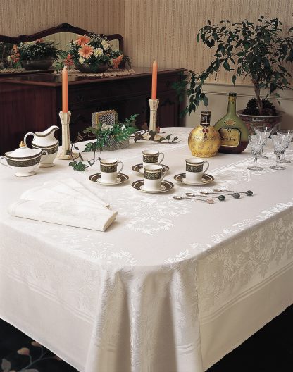 Contessa White Oval Tablecloth