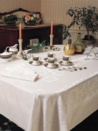 Contessa White Oval Tablecloth